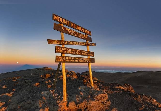 Trekkers on the Machame route
